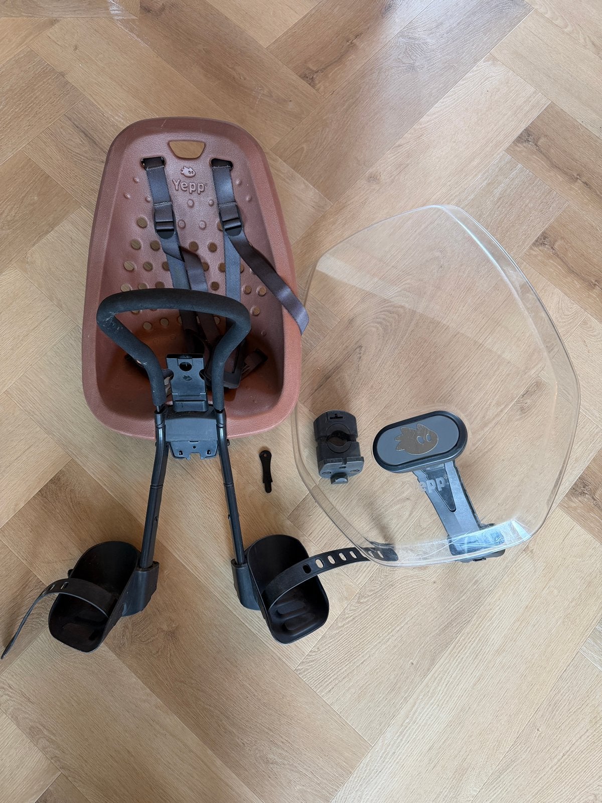Thule yepp fietszitje voorzitje bruin met windscherm, Ophalen of Verzenden, Zo goed als nieuw