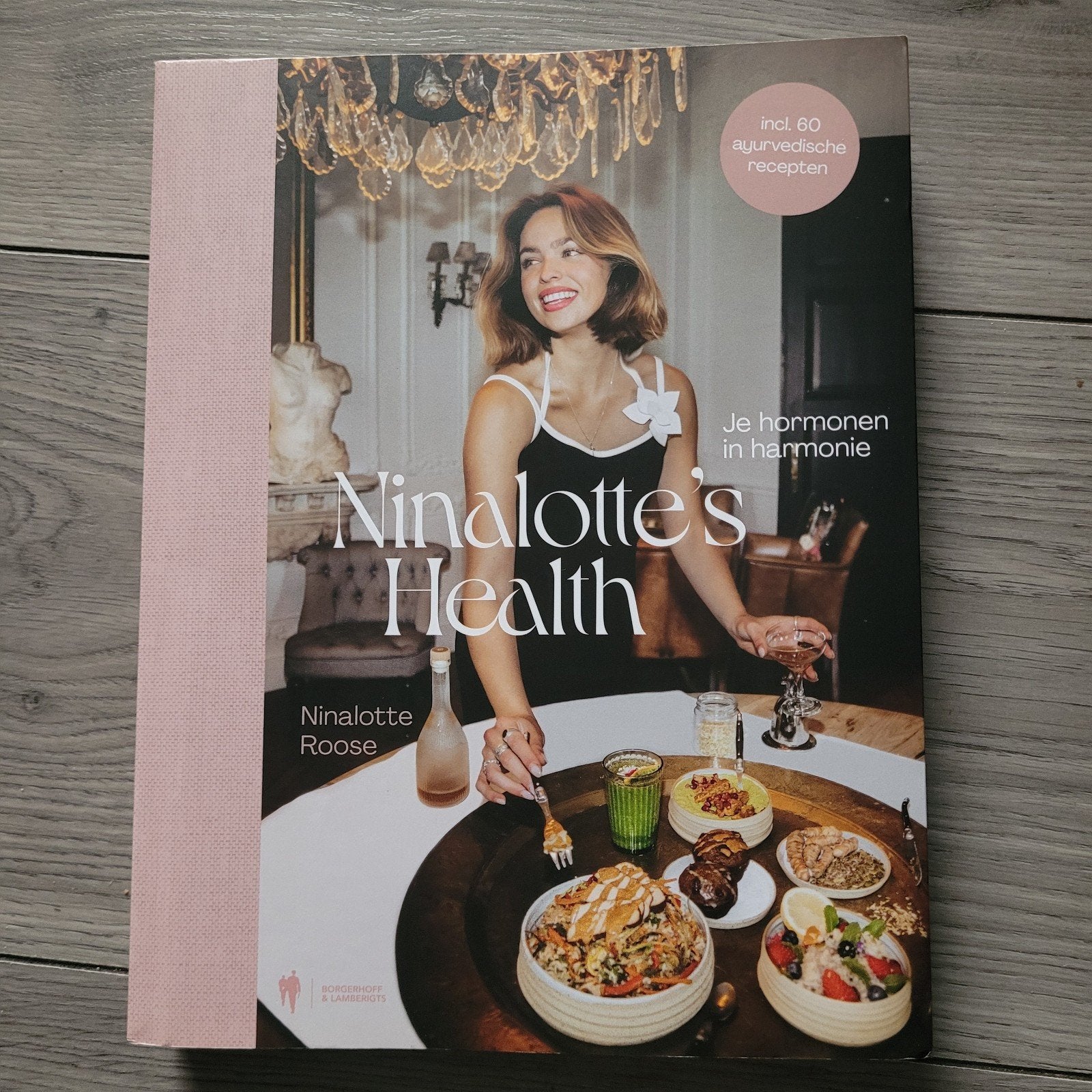 Ninalotte's Health: Je hormonen in harmonie, Boeken, Ophalen of Verzenden, Zo goed als nieuw