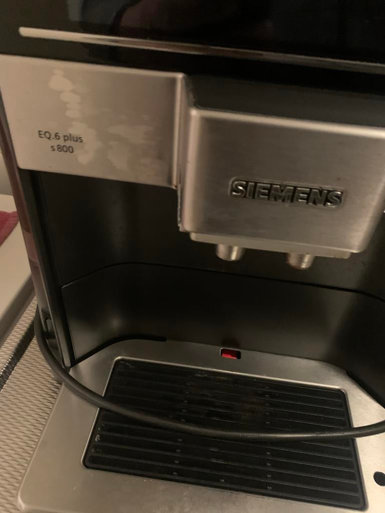 Siemens EQ.6 plus s800 volautomatische espressomachine, Afneembaar waterreservoir, Gebruikt, Espresso apparaat, 10 kopjes of meer