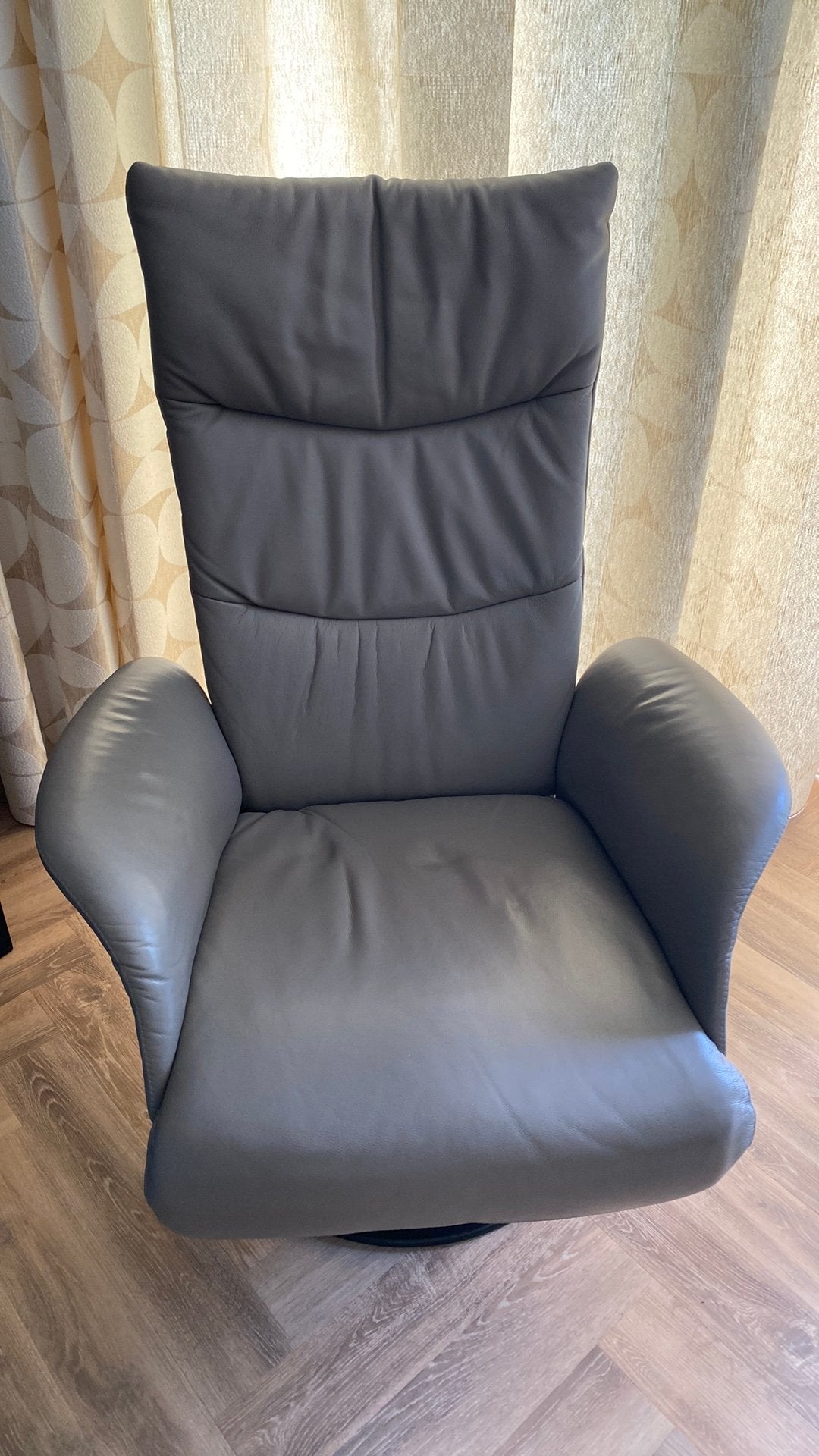 Leren fauteuile stoel verstelbaar grijs, Huis en Inrichting, Ophalen, Gebruikt, 75 tot 100 cm, Modern