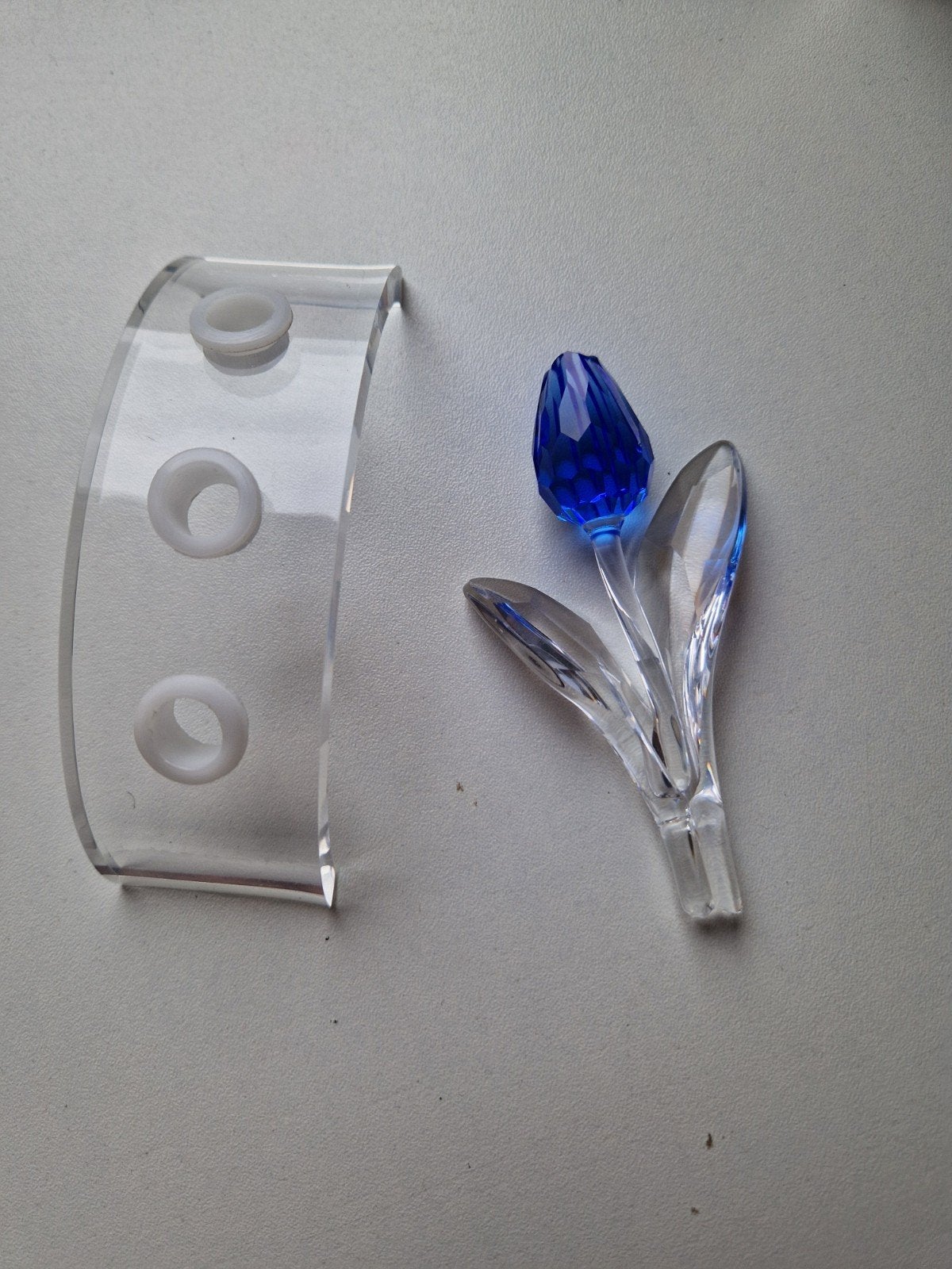 swarovski tulpen rood, geel en blauw met standaard, Verzamelen, Swarovski, Ophalen, Zo goed als nieuw, Figuurtje