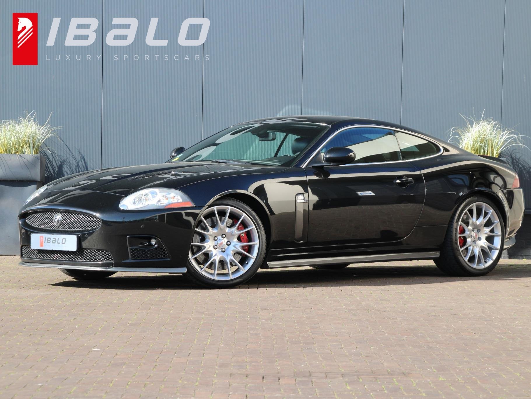 Jaguar XKR-S 4.2 V8 Coupé | 1 van 150 | B&W audio | NL-auto, Achterwielaandrijving, Gebruikt, Automatische klimaatregeling, Zwart