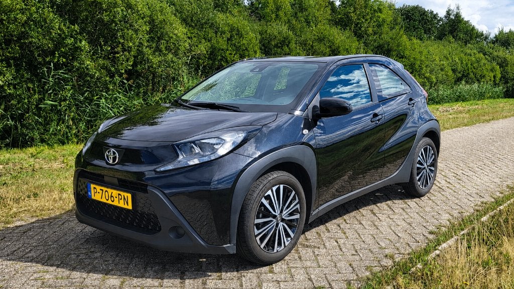 Toyota Aygo X 1.0 2022 | 31.595 km | Garantie | Camera, Auto's, Stof, Metallic lak, 920 kg, 4 stoelen