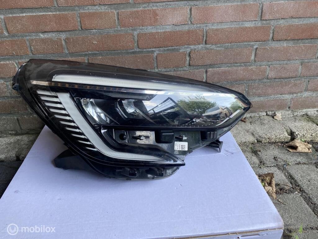 Renault Clio 5 Koplamp LED 2606010937R, Gebruikt, Renault, Ophalen of Verzenden, Renault