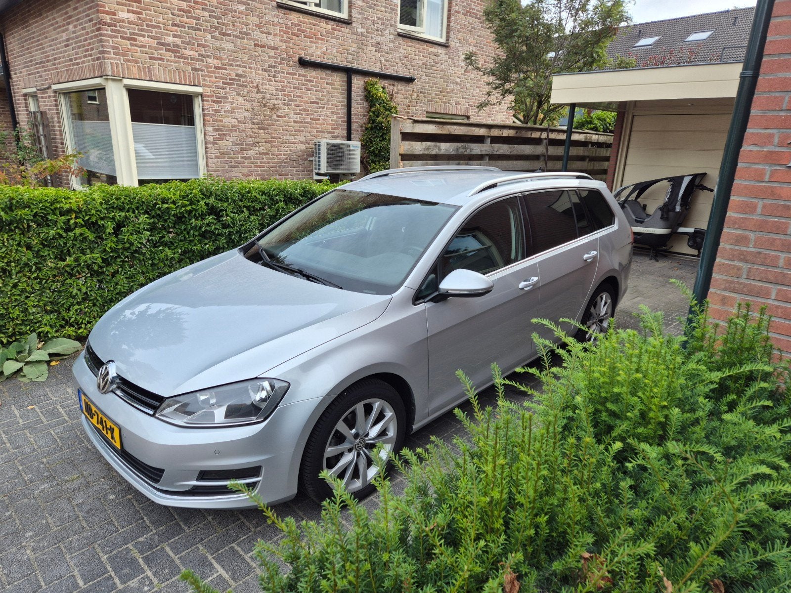 Volkswagen Golf Variant 1.2 TSI | Nieuwe distributieriem, Voorwielaandrijving, Navigatiesysteem, Zwart, 4 cilinders