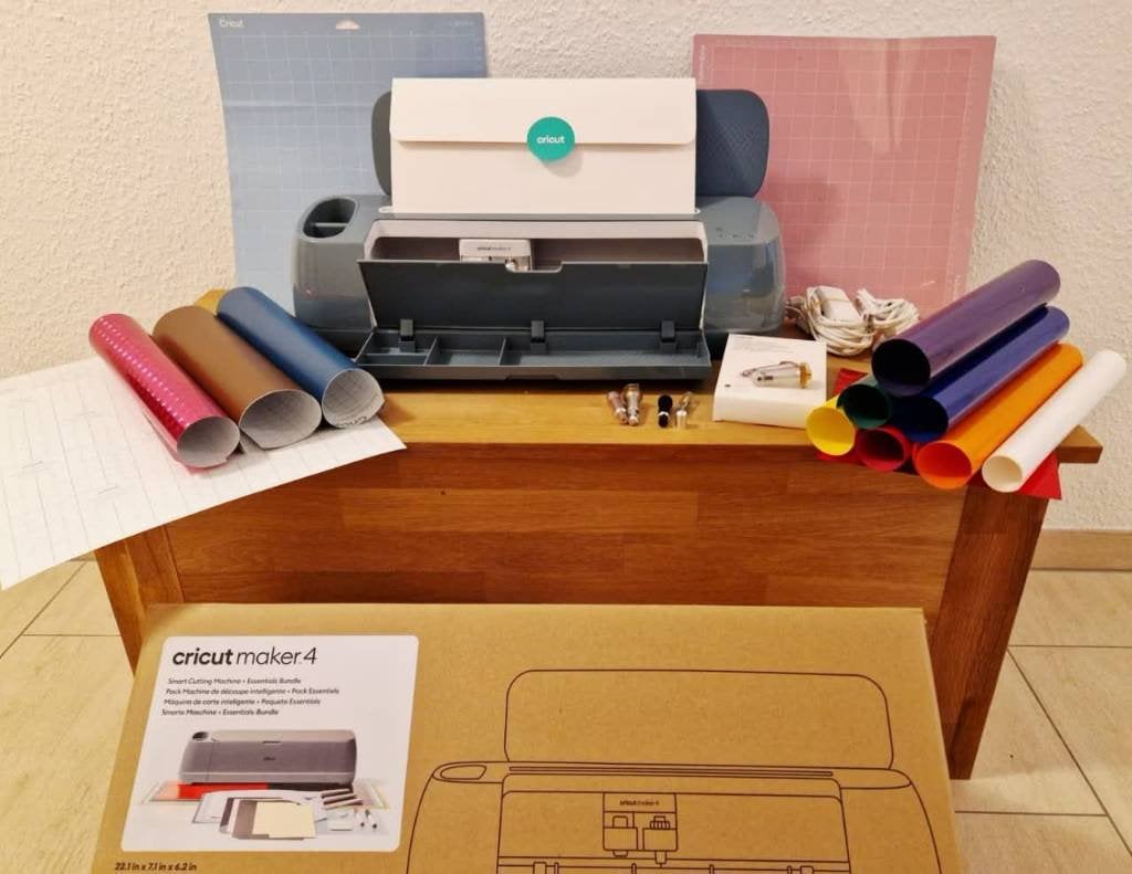 Cricut Maker 4 Plotter met diverse accessoires, Ophalen of Verzenden, Gereedschap of Toebehoren