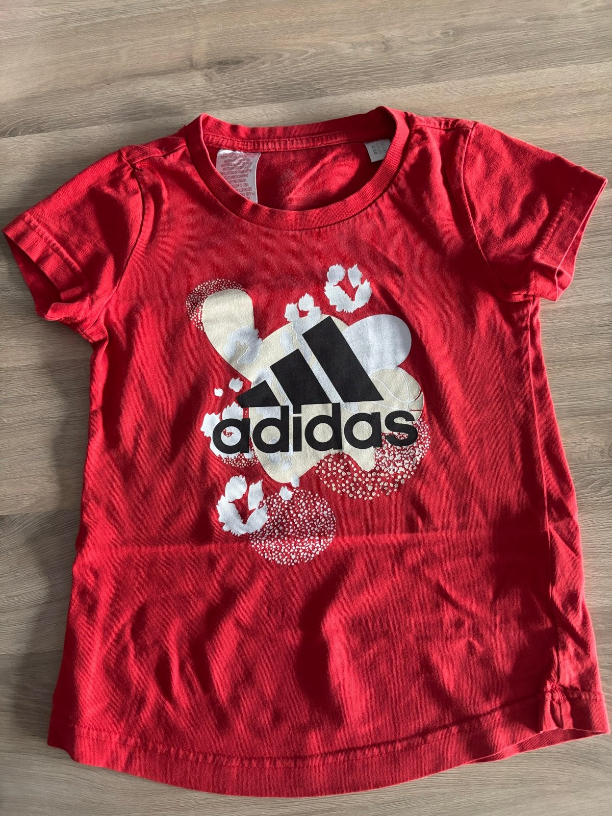 Adidas T-shirt rood met print, Ophalen of Verzenden, Gebruikt, Meisje