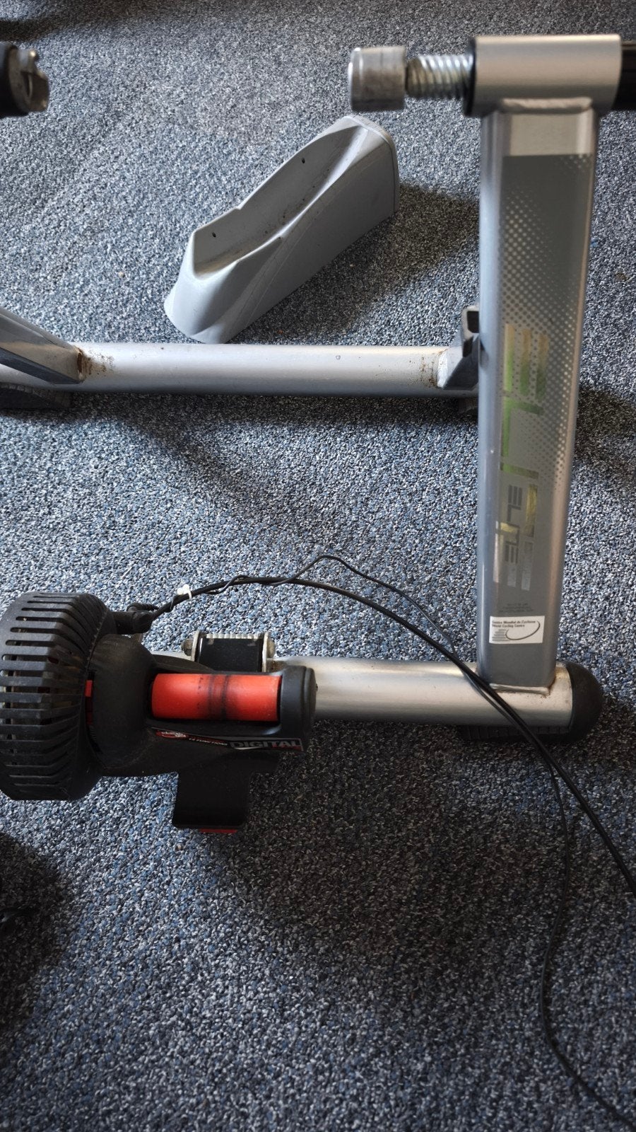 Elite fietstrainer - Ooit nieuw, Fietsen en Brommers, Overige merken, Minder dan 10 versnellingen, Gebruikt, Aluminium