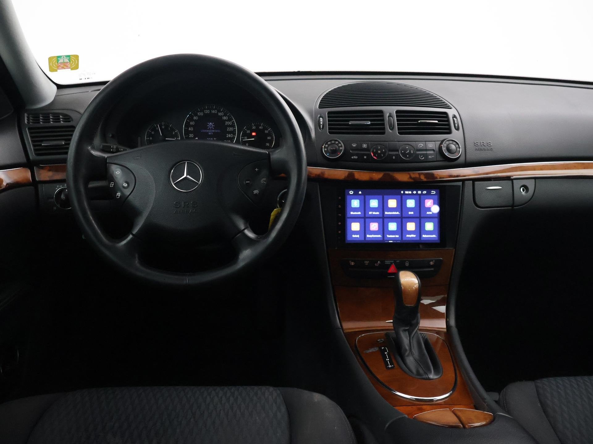 Mercedes-Benz E-klasse 240 V6 AUT. SEDAN + CAMERA | TREKHAAK, Automaat, Gebruikt, 2597 cc, 1505 kg
