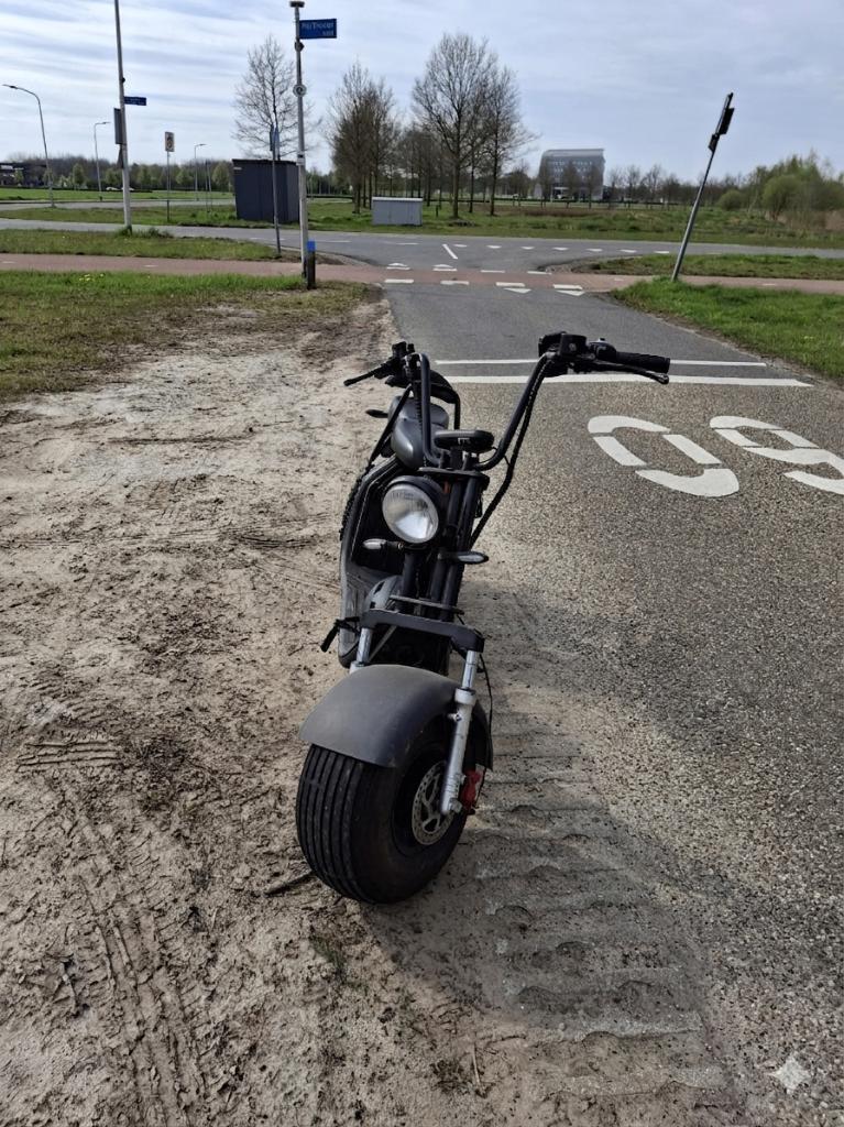 i-coco e-scooter - 2de eigenaar - in goede staat., Fietsen en Brommers, Ophalen, I-coco, Zo goed als nieuw, Maximaal 25 km/u