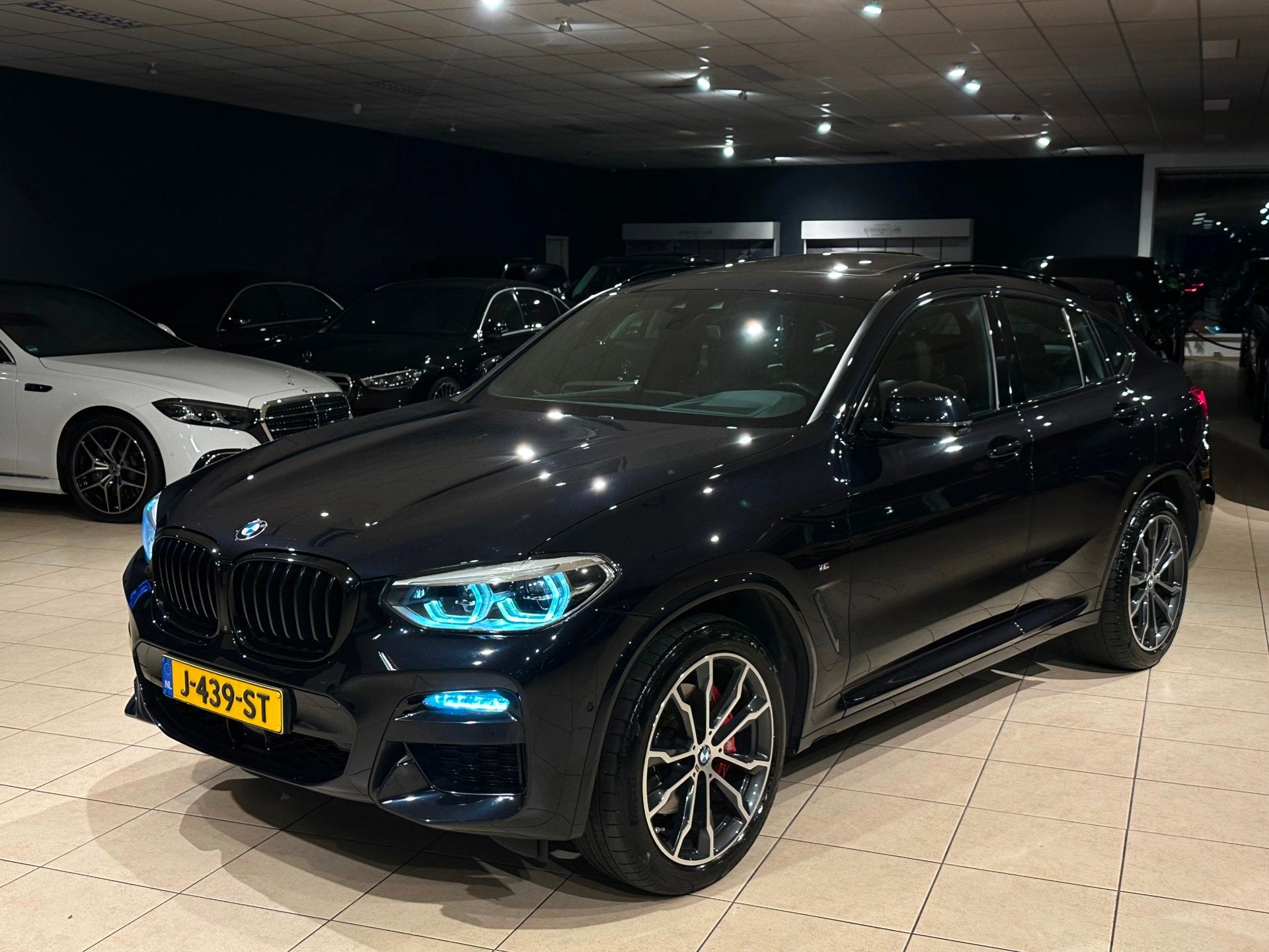 BMW X4 XDrive 30d M-SPORT|TREKHAAK|NAP|HUD|ACC|H&K|TOP, Automaat, Dealer onderhouden, Gebruikt, Euro 6
