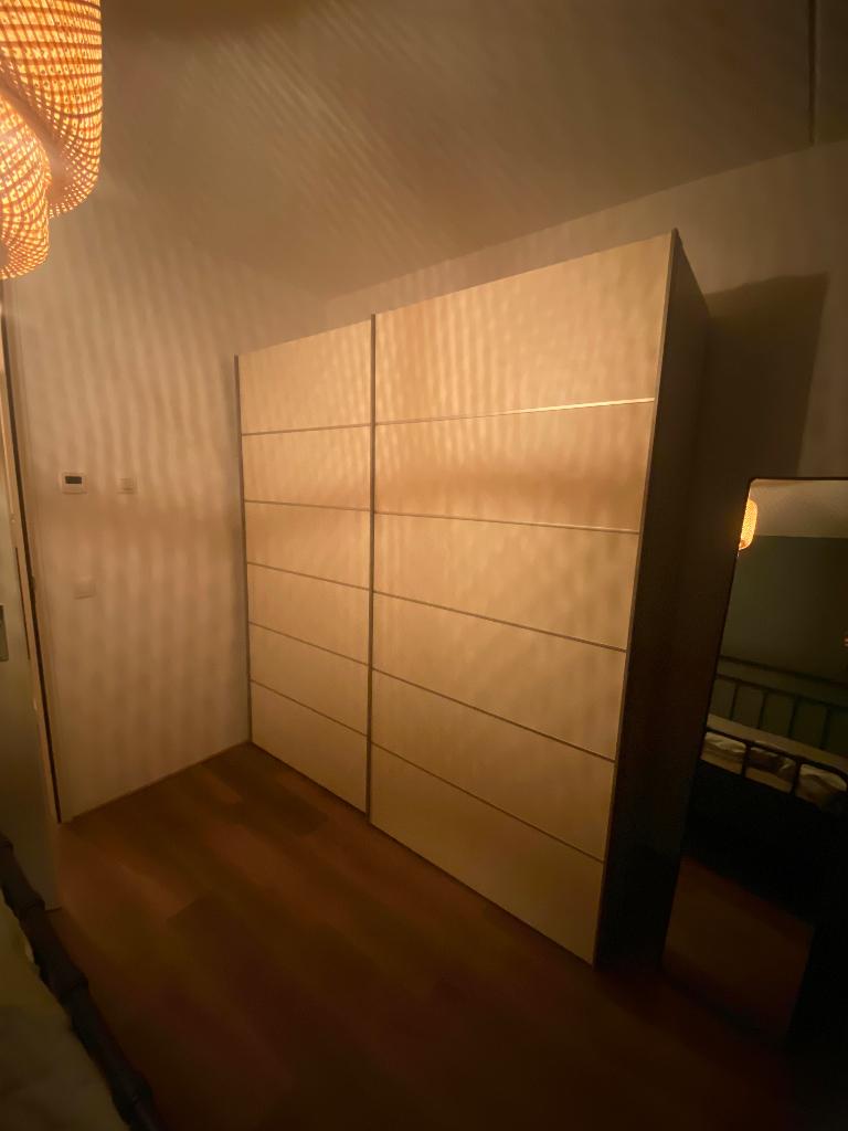 GRATIS kledingkast wit schuifdeuren, Ophalen, Gebruikt, 200 cm of meer, Met plank(en)