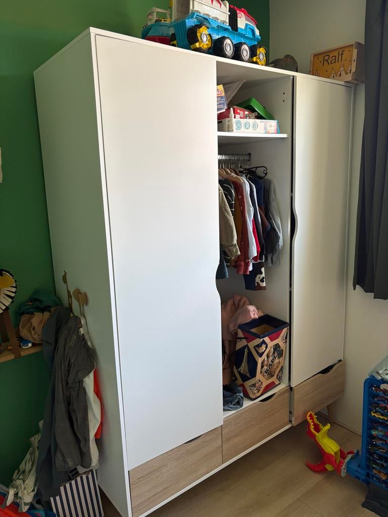 Kinderkledingkast met lichte beschadiging, Ophalen, Gebruikt, Kast, 50 tot 70 cm