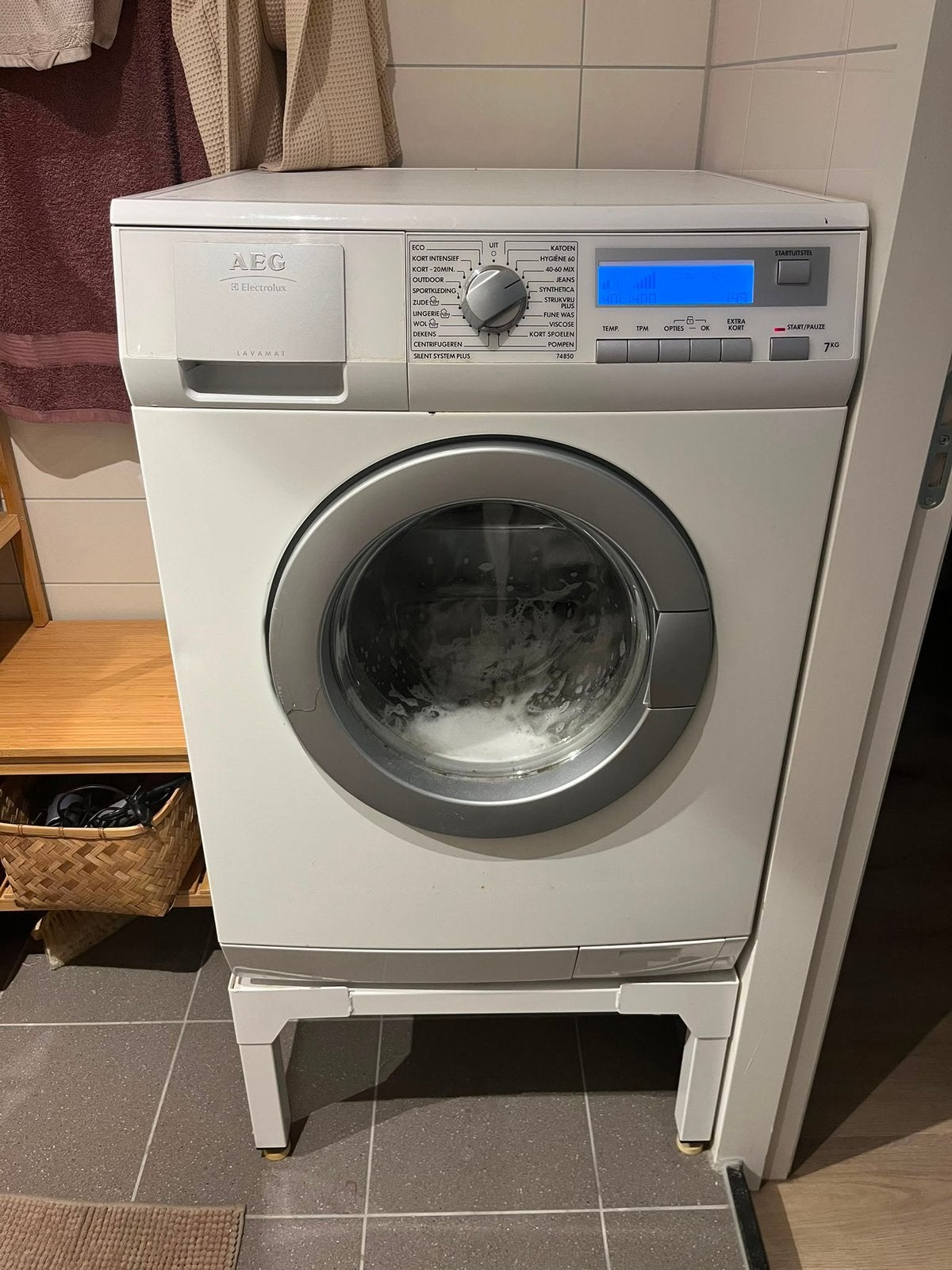 AEG wasmachine 7kg, Ophalen of Verzenden, Zo goed als nieuw, 85 tot 90 cm, 1200 tot 1600 toeren