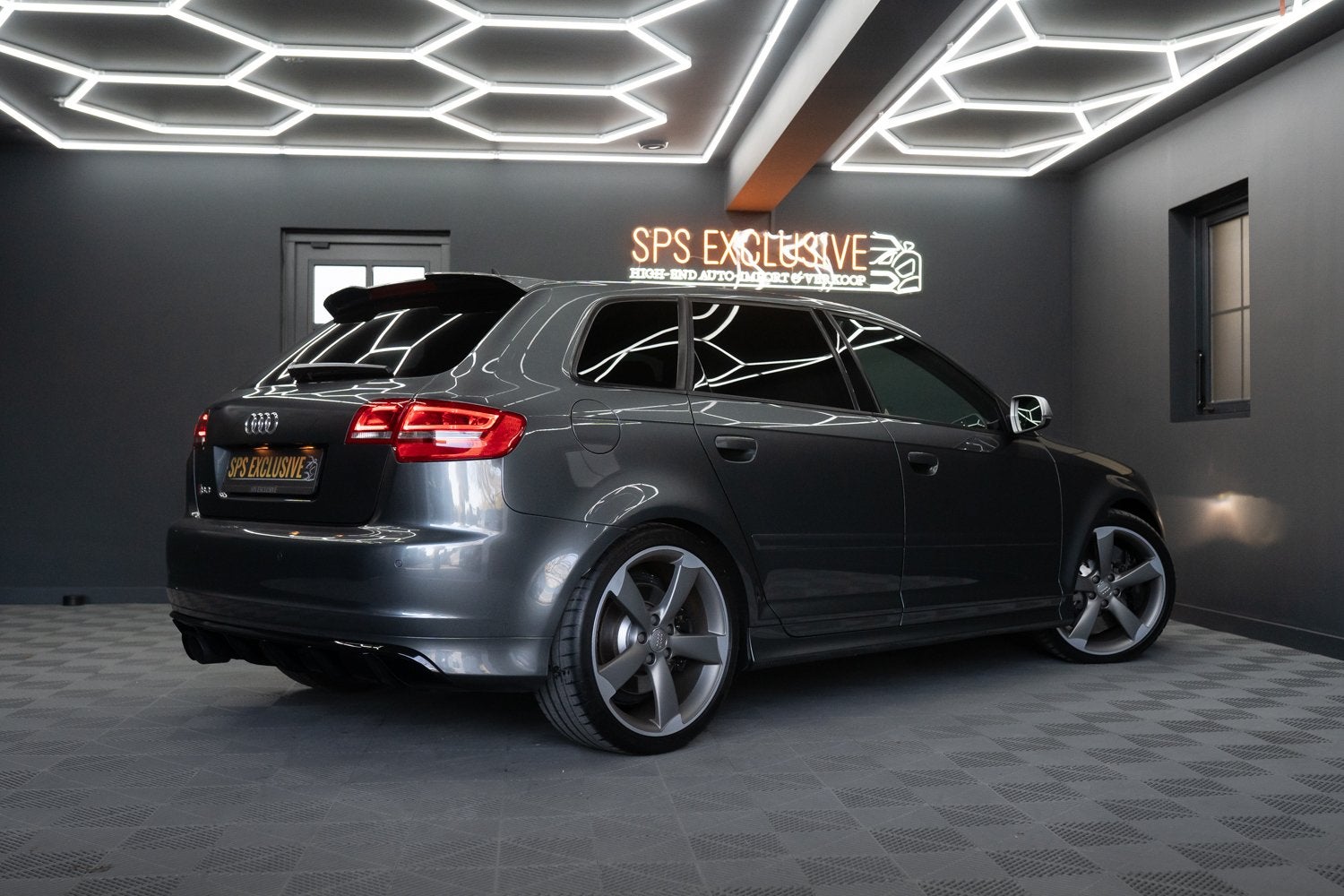 Audi RS3 Sportback 2.5 T RS 3 quattro Pro Line / Milltek / O, Automaat, Euro 5, Gebruikt, Zwart