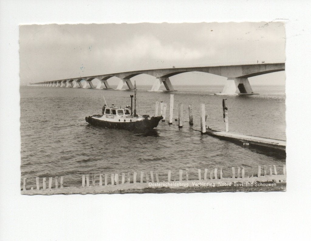 Oosterscheldebrug Ansichtkaart met boot, 1966, Ophalen of Verzenden, 1960 tot 1980, Gelopen, Zeeland