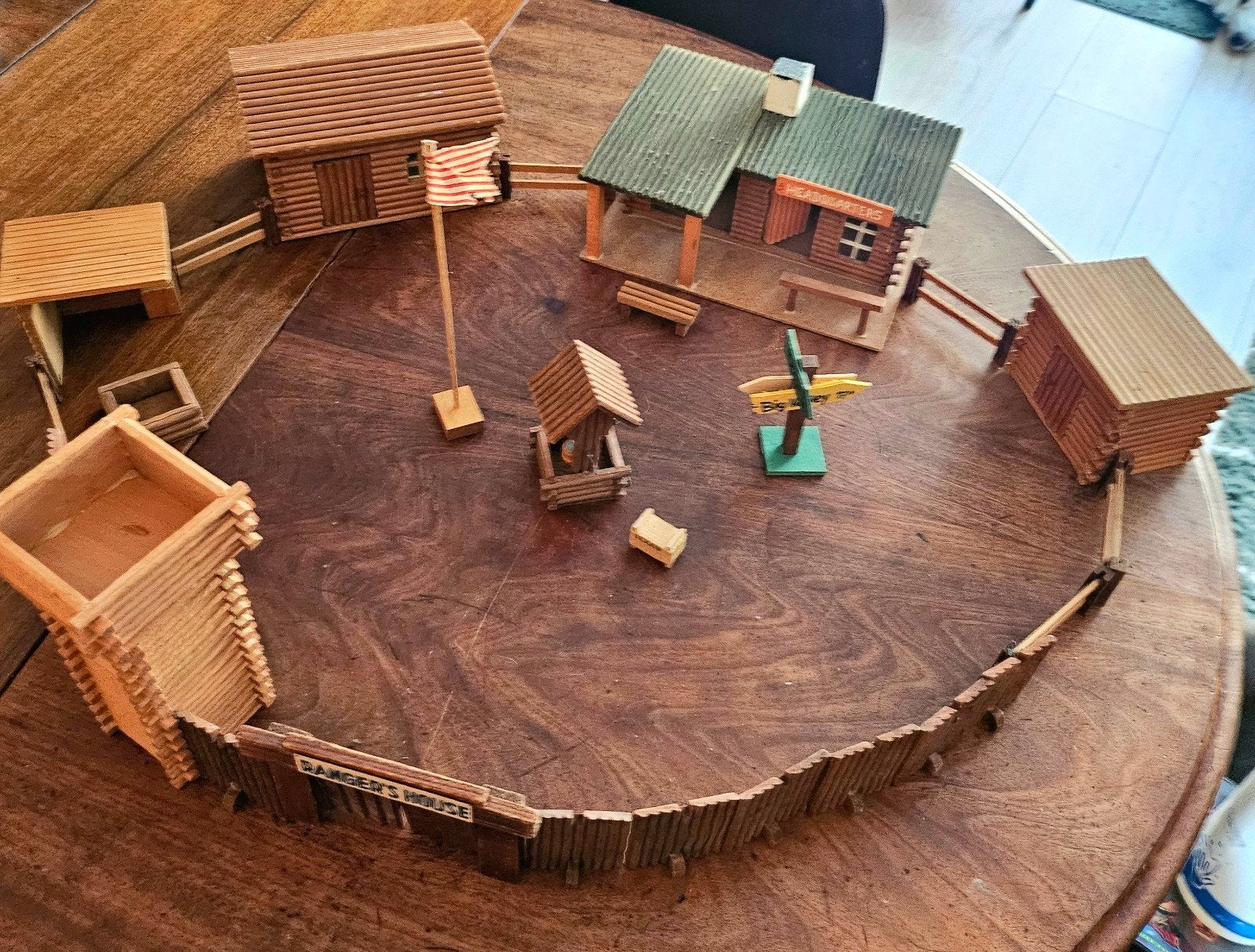 Vintage houten western fort Far West  jaren '60/'70 DDR., Ophalen of Verzenden, Zo goed als nieuw