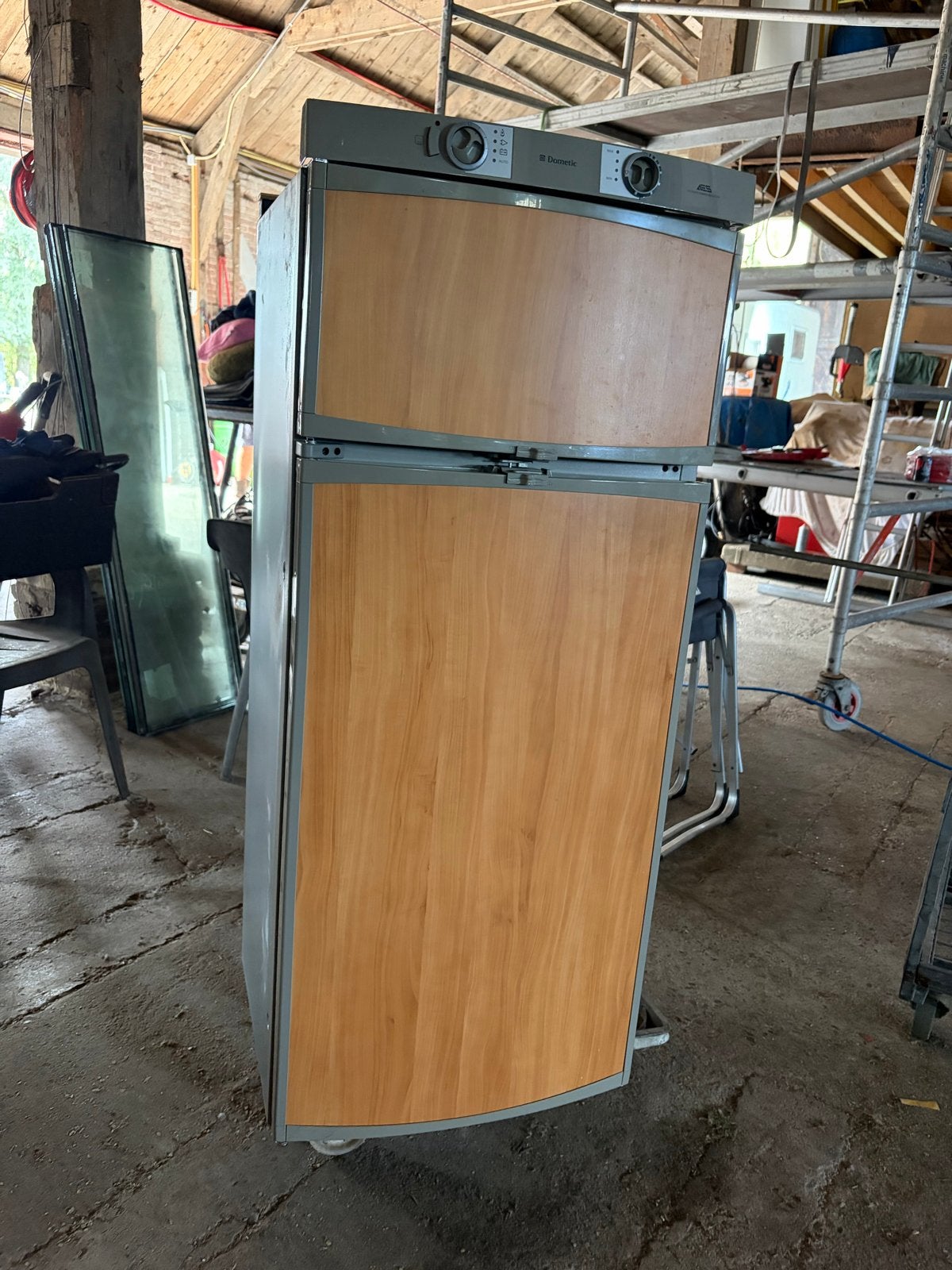 Dometic koelkast & vriesvak Adria Corals camper, Witgoed en Apparatuur, Koelkasten en IJskasten, 150 tot 200 liter, Gebruikt, 120 tot 140 cm