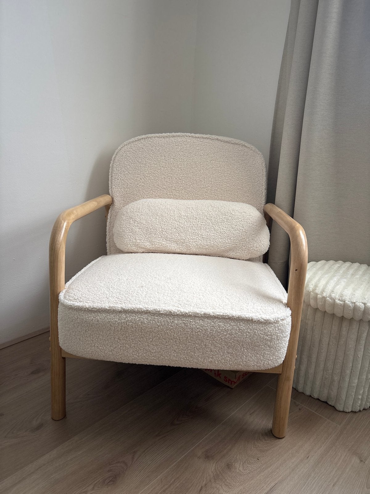 Comfortabele fauteuil met teddy stof en houten frame, Huis en Inrichting, Stoelen, Ophalen, Wit, Zo goed als nieuw, Eén
