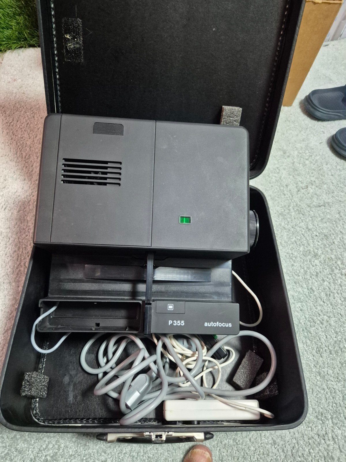 Vintage Dia Projector P355 Autofocus met Koffer, Ophalen of Verzenden, Gebruikt