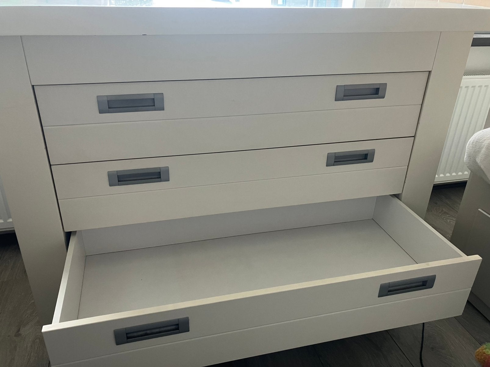 Stevige kommode met 3 lades - 125x55x91cm, Ophalen, Gebruikt, 100 tot 150 cm, 3 of 4 laden