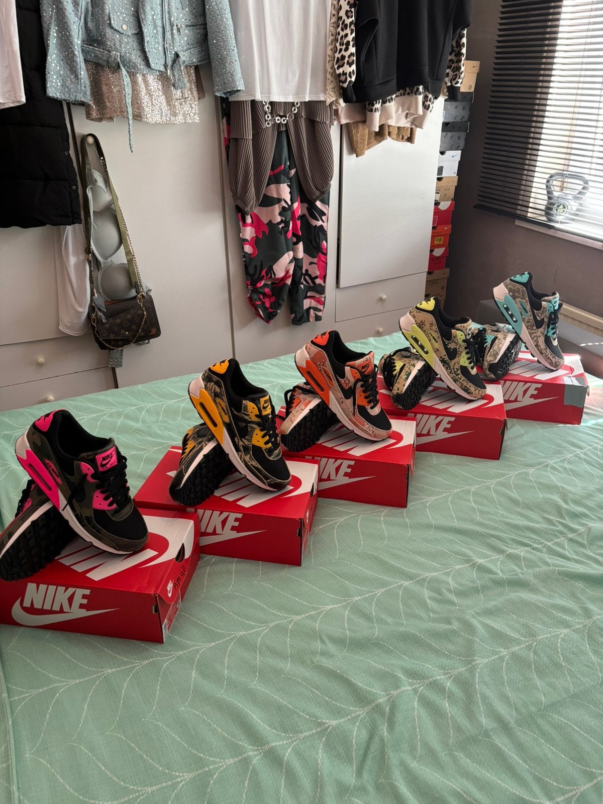 Nike Air Max 90 Camo Pack 2025 5 paar maat 41 nieuw, Kleding | Heren, Schoenen, Ophalen, Nieuw, Overige kleuren, Sneakers of Gympen