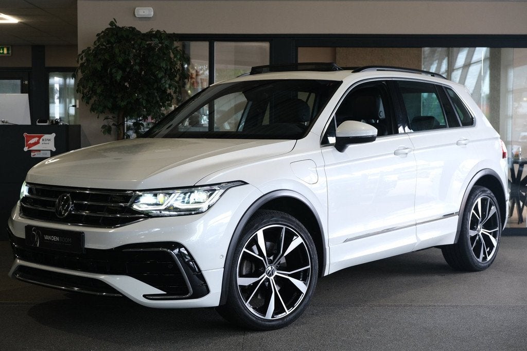 Volkswagen Tiguan 1.4 TSI eHybrid 2x R-Line 245PK Pano Led N, 4 cilinders, Wit, Automatische klimaatregeling, Grijs