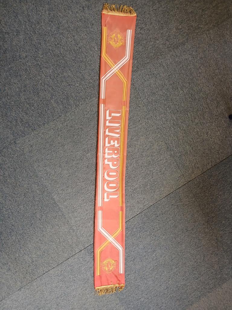 Te koop, 1 sjaaltje van Liverpool FC., Sport en Fitness, Voetbal, Maat XL, Ophalen, Shirt