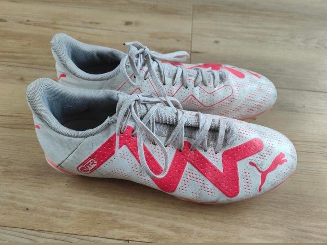 Puma voetbalschoenen maat 39, Sport en Fitness, Voetbal, Maat XS of kleiner, Ophalen of Verzenden, Gebruikt, Schoenen