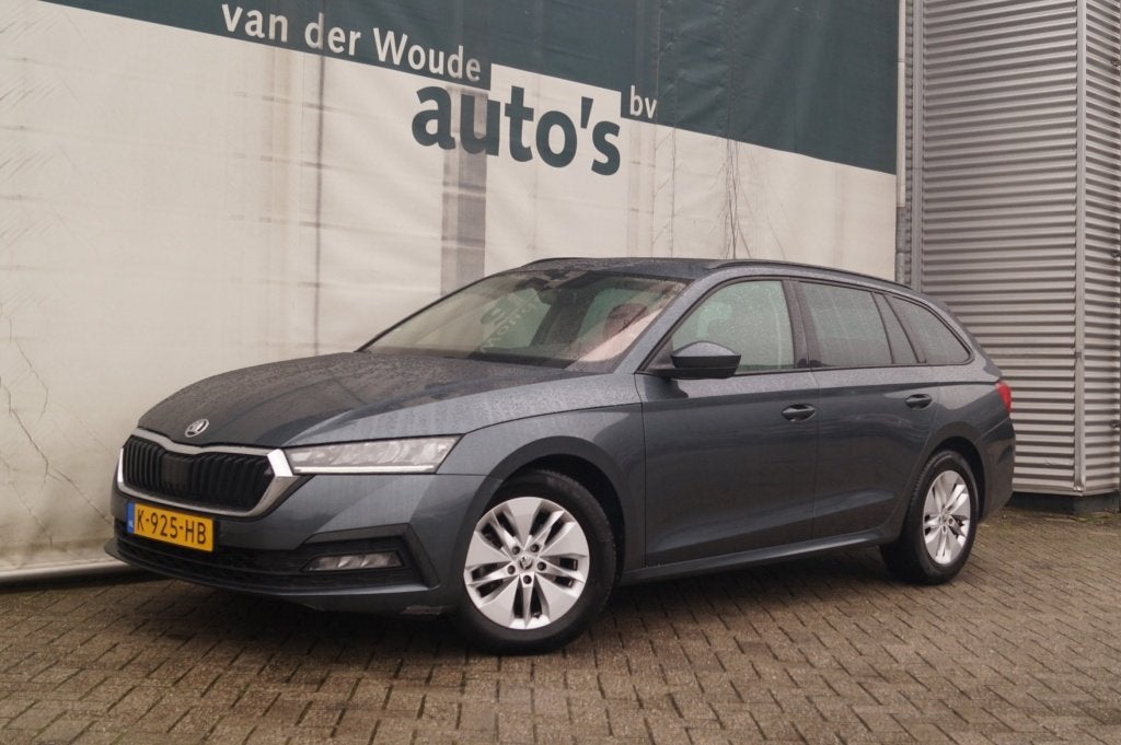 Skoda Octavia Combi 1.0 TSI 110pk DSG Business Edition -PANO, Auto's, Skoda, Stof, Gebruikt, Euro 6, Automatische klimaatregeling
