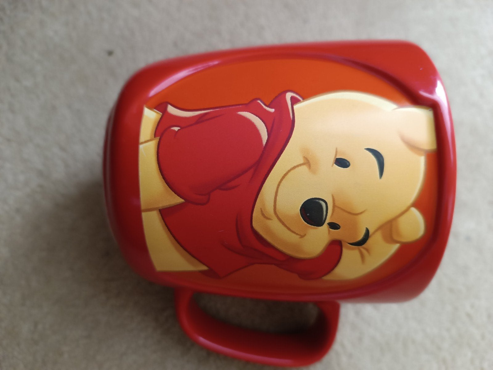 Disneyland Resort Parijs 'Lovable' mok Winnie de Poeh, Ophalen of Verzenden, Winnie de Poeh of vrienden, Zo goed als nieuw, Servies