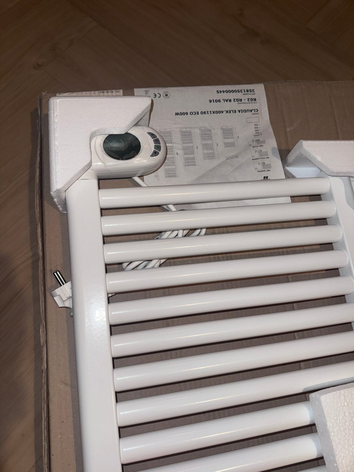 Elektrische Handdoekradiator, Ophalen, 500 tot 800 watt, Radiator, Nieuw