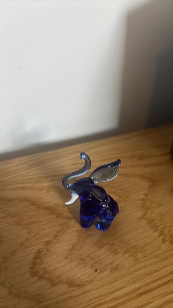 Murano glazen olifantje - 4 cm, Verzamelen, Beelden en Beeldjes, Ophalen of Verzenden, Gebruikt, Dier