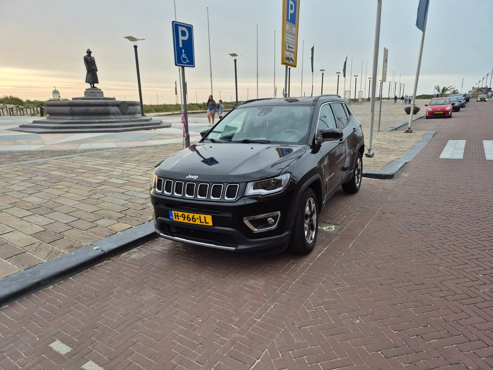 Jeep Compass 1.4 Multiair 170pk 4x4 Aut 2019 Zwart 102.000km, Auto's, Automaat, 450 kg, 4 cilinders, Zwart