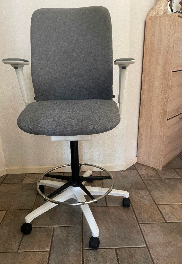 Sta/Balie stoel Wilkhahn, Huis en Inrichting, Stoelen, Ophalen, Gebruikt, Grijs, Eén