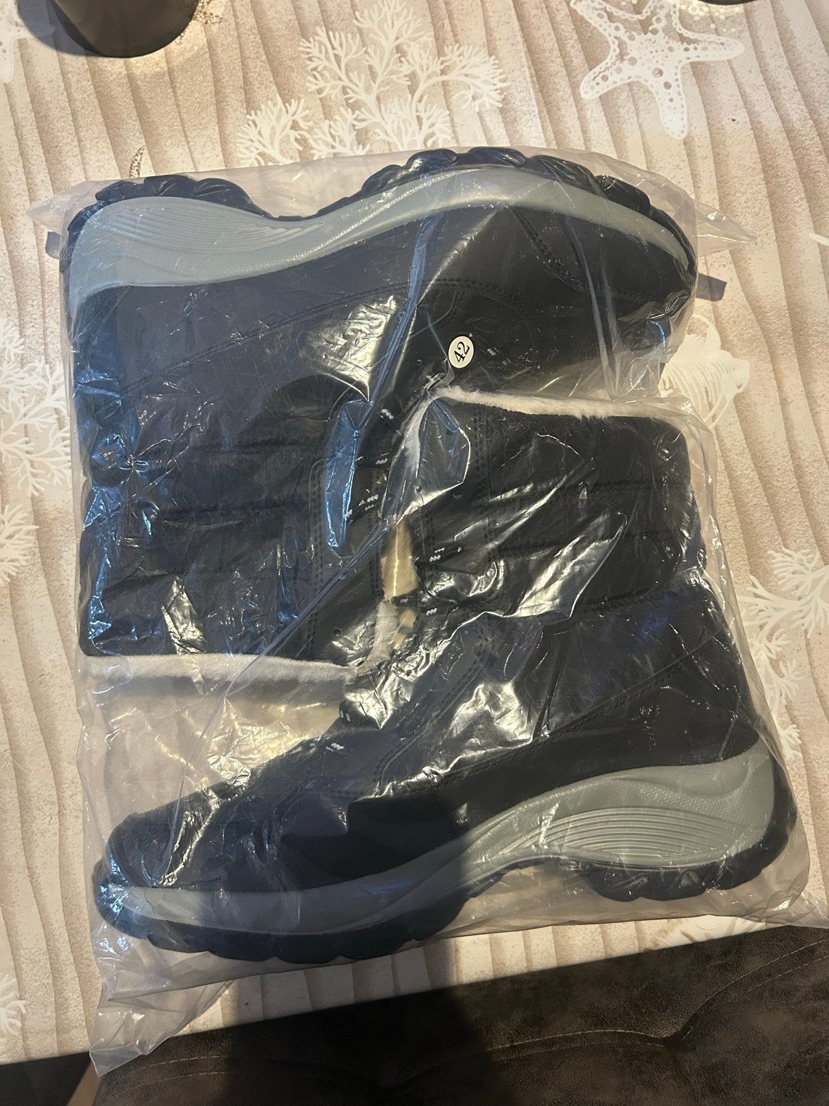 Nieuwe warme snowboots maat 42, Ophalen of Verzenden, Nieuw, Zwart, Snowboots