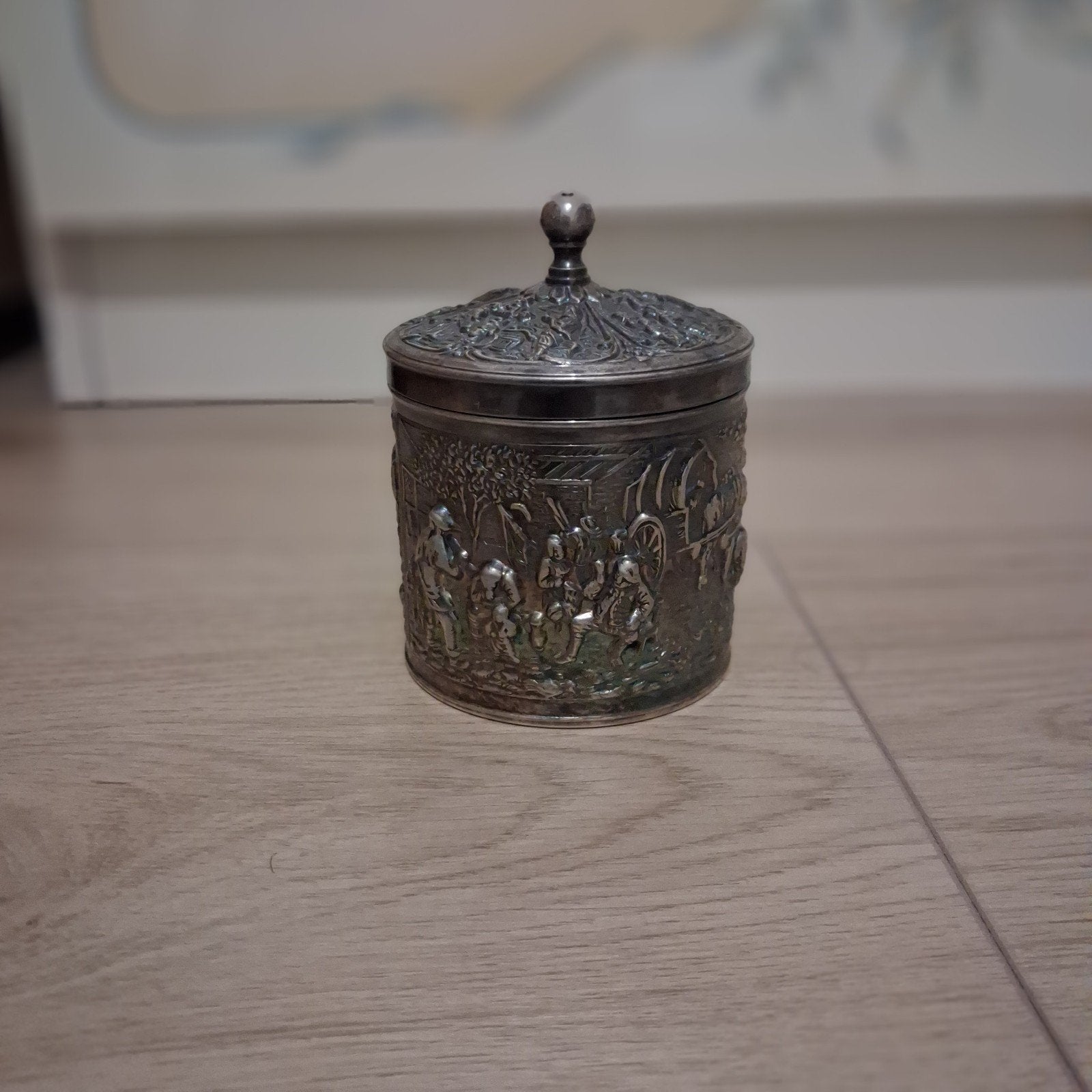 Antieke verzilverde theepot van Douwe Egberts met gedetaille, Ophalen of Verzenden, Zilver