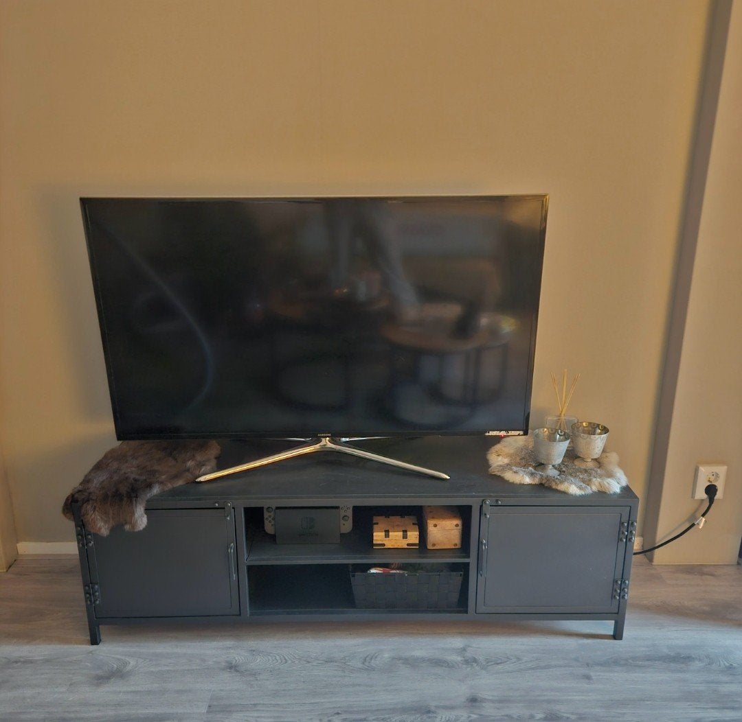 Kwantum Metalen TV Meubel Castello Zwart, Ophalen, Gebruikt, 150 tot 200 cm, Industrieel, Modern