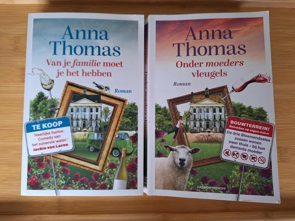 Van je familie moet je het hebben en Onder moeders vleugels, Boeken, Ophalen of Verzenden, Zo goed als nieuw, Anna Thomas, Nederland
