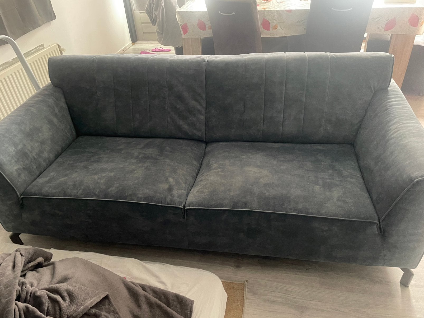 Donker blauwe/grijze bank, Huis en Inrichting, Banken | Bankstellen, Ophalen, Zo goed als nieuw, 75 tot 100 cm, Tweepersoons