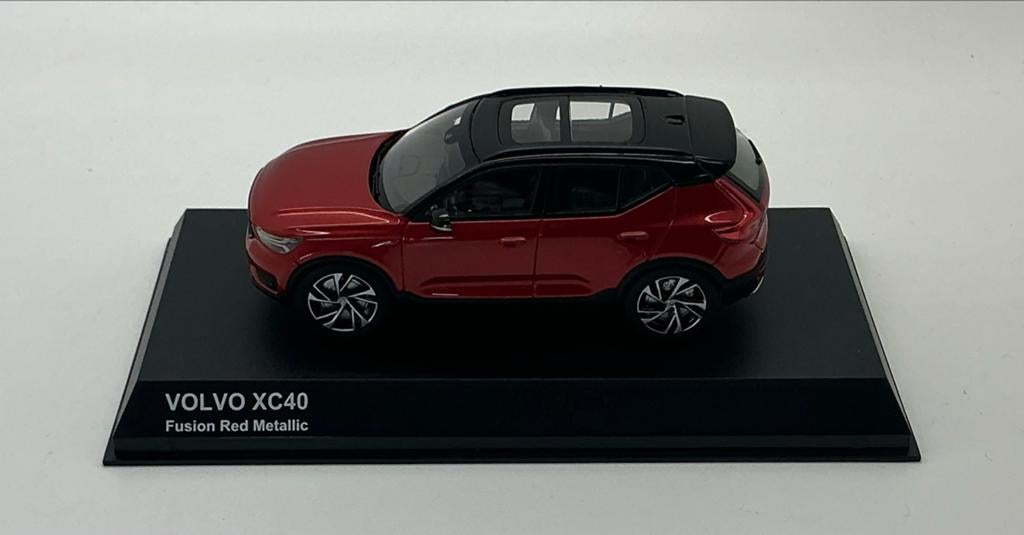 ≥ Volvo XC40 Fusion Red Metalli Kyosho 1:43 — Modelauto's | 1:43