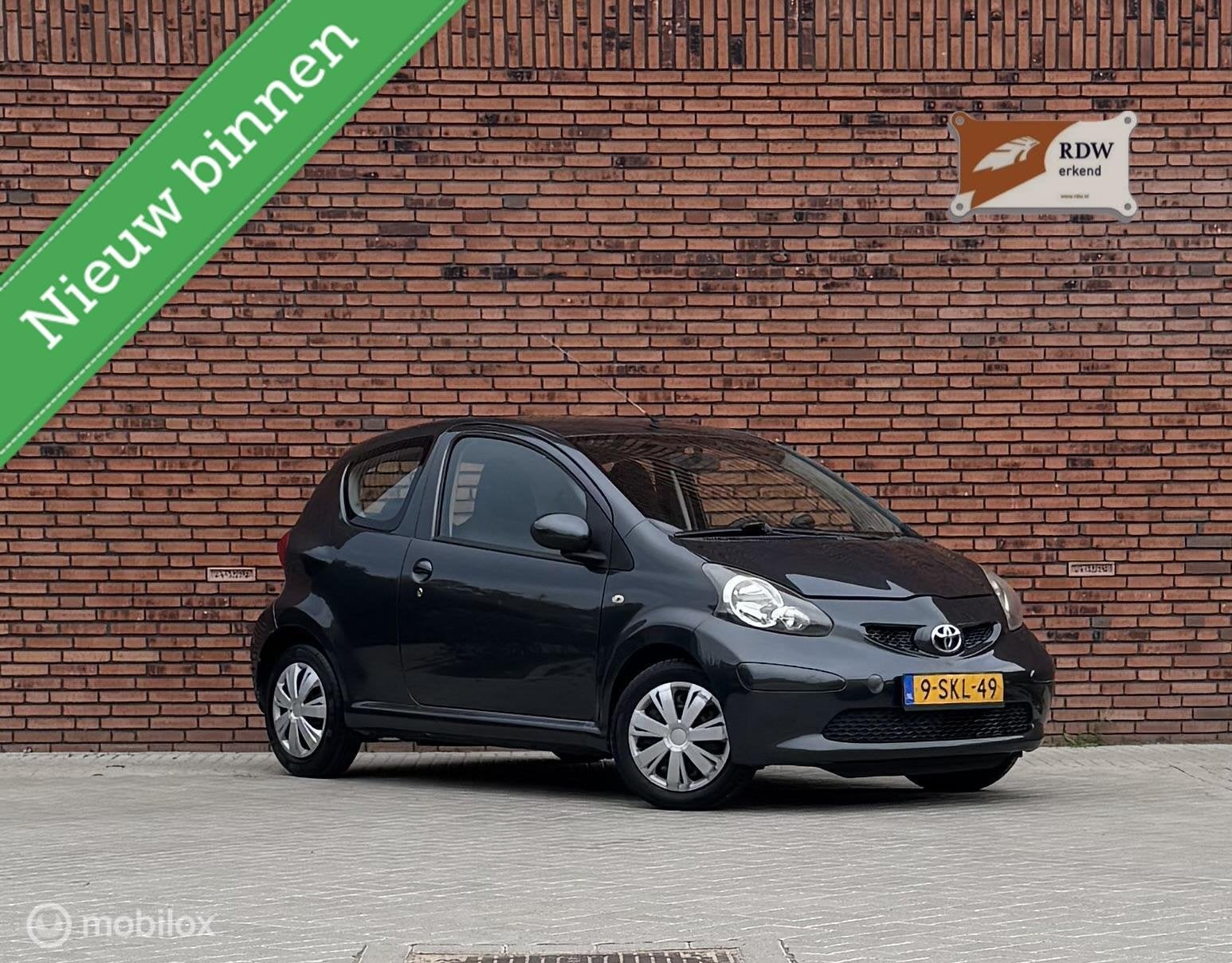 Toyota Aygo 1.0-12V +AUTOMAAT,CarPlay, Auto's, Gebruikt, 4 stoelen, 68 pk, Bedrijf