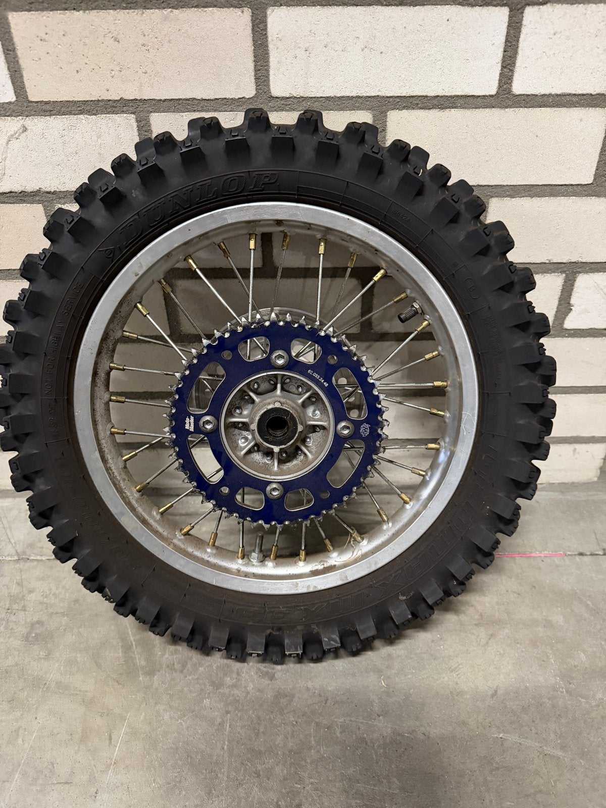 Yamaha achterwiel velg met band - 14 inch cross, Ophalen, Gebruikt