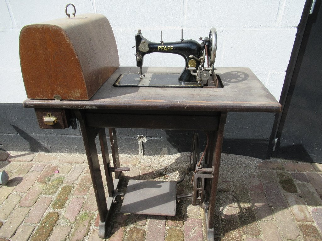 Vintage oude Pfaff naaimachine, Antiek en Kunst, Antiek | Naaimachines, Ophalen of Verzenden