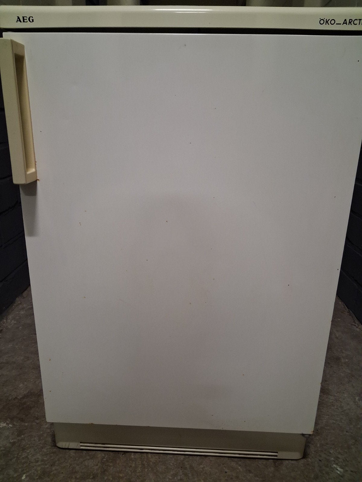 AEG Tafelmodel 4-Sterren Vrieskast met 3 Lades, Minder dan 85 cm, Minder dan 60 cm, Zo goed als nieuw, Energieklasse A of zuiniger