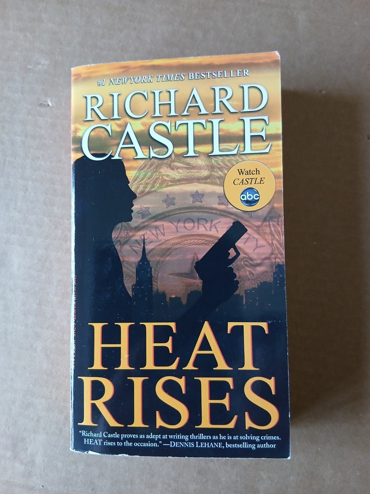 Richard Castle - Heat Rises (Engels), Boeken, Ophalen of Verzenden, Gelezen, Richard Castle, Tv-bewerking