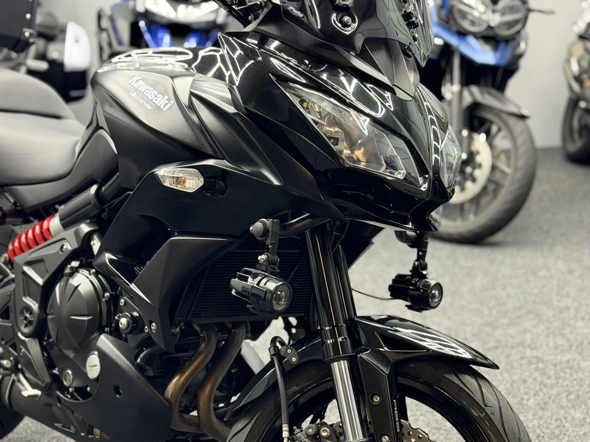 Kawasaki Versys 650 ABS | Mivv | Topkoffer | Verstralers | 2, Info@vandoornmotors.nl, 649 cc, Kraaivenstraat 23-5
5048AB  TILBURG, NL