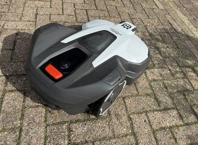 Husqvarna 430V Nera robotmaaier DEMO (slechts 74 draaiuren), Tuin en Terras, Ophalen of Verzenden, Zo goed als nieuw, Husqvarna