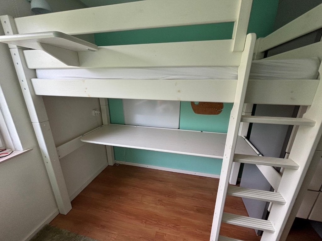 Te koop: Hoogslaper met bureau en ladder, Huis en Inrichting, Slaapkamer | Stapelbedden en Hoogslapers, Ophalen, Hoogslaper, Eenpersoons