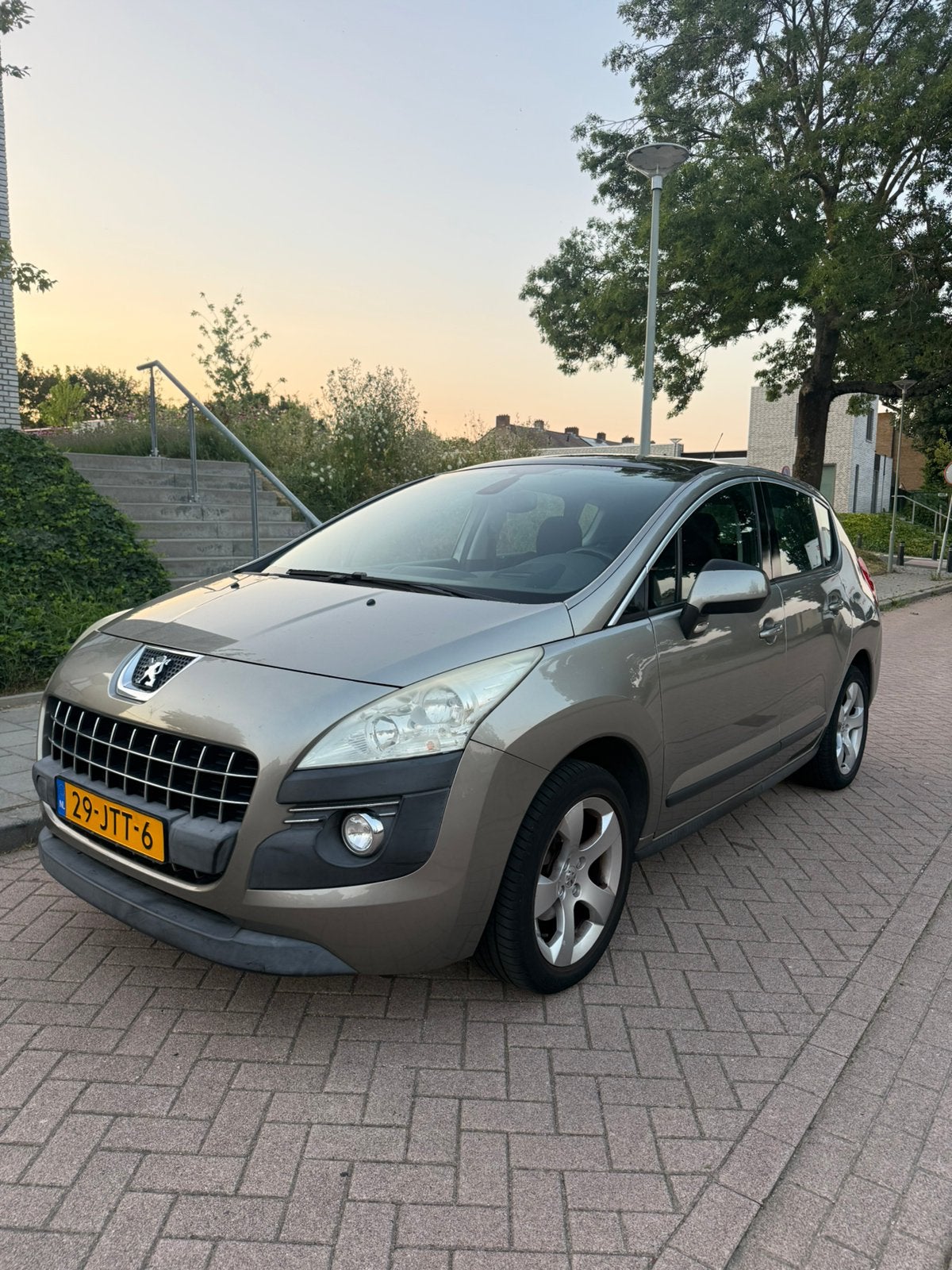 Peugeot 3008 1.6. VTI Première, Voorwielaandrijving, 1374 kg, Stof, Zwart